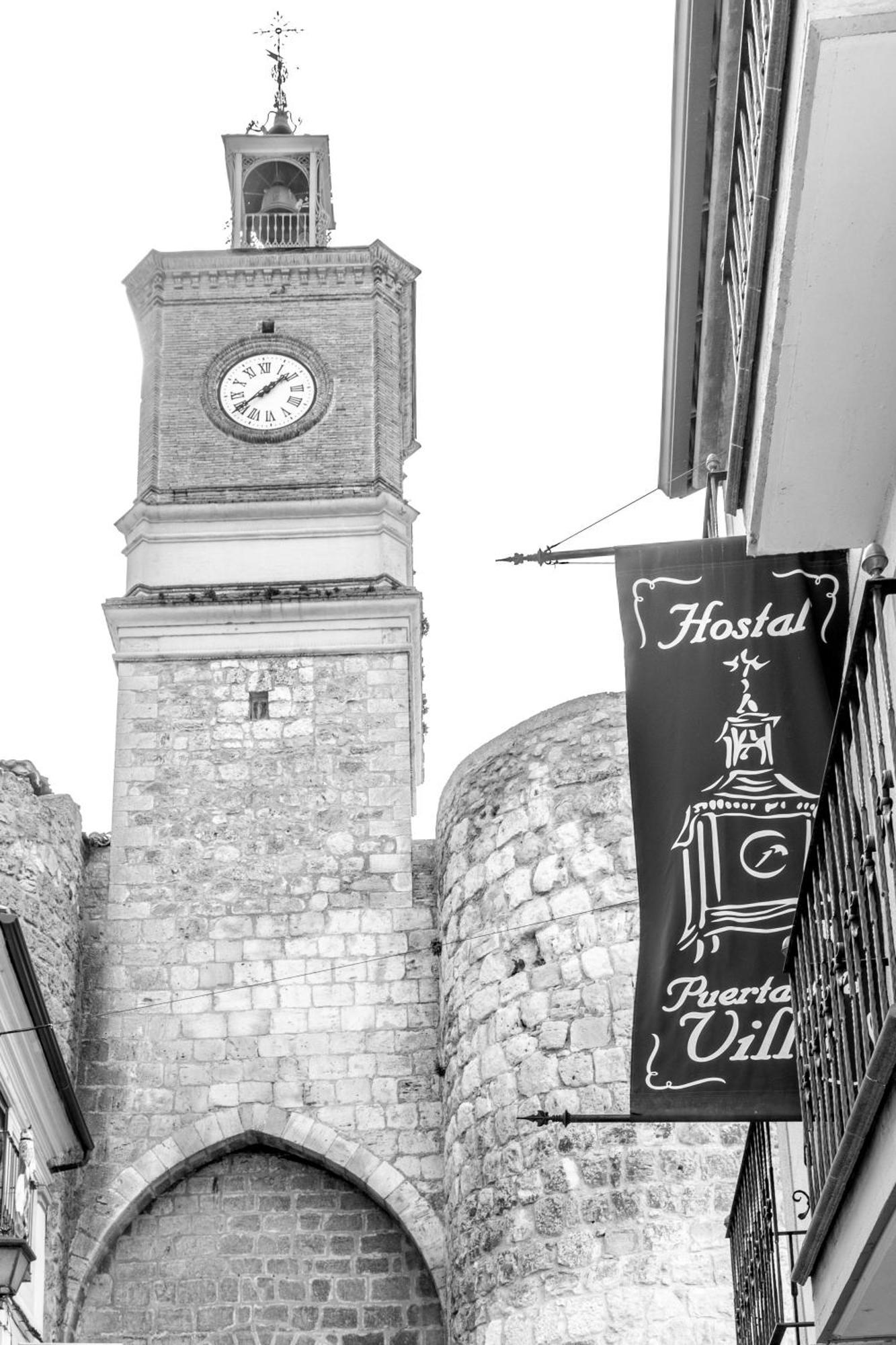 Hostal Sin Recep24H Puerta De La Villa - Pet Friendly & Restaurante Almazan Bagian luar foto
