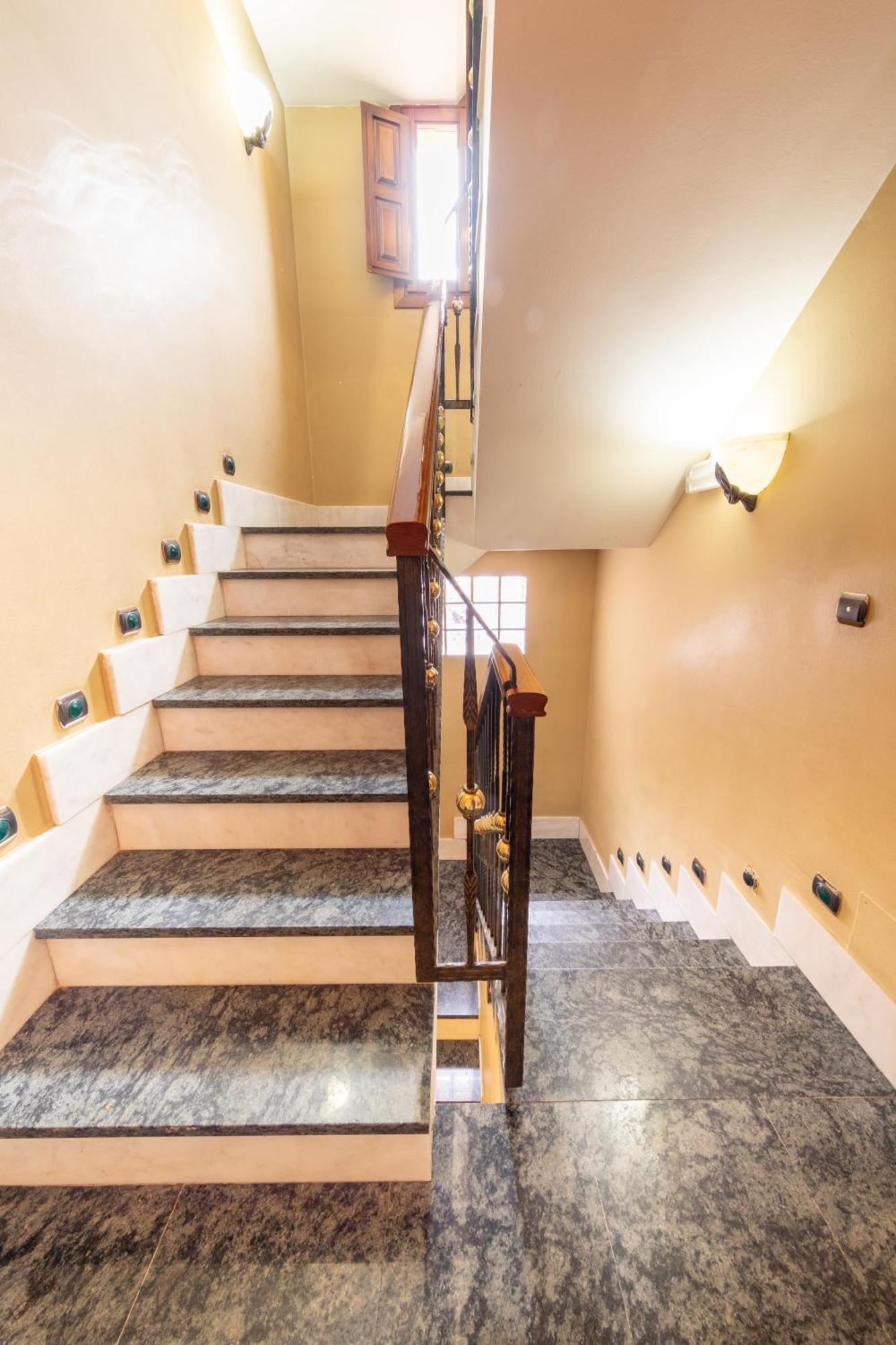 Hostal Sin Recep24H Puerta De La Villa - Pet Friendly & Restaurante Almazan Bagian luar foto