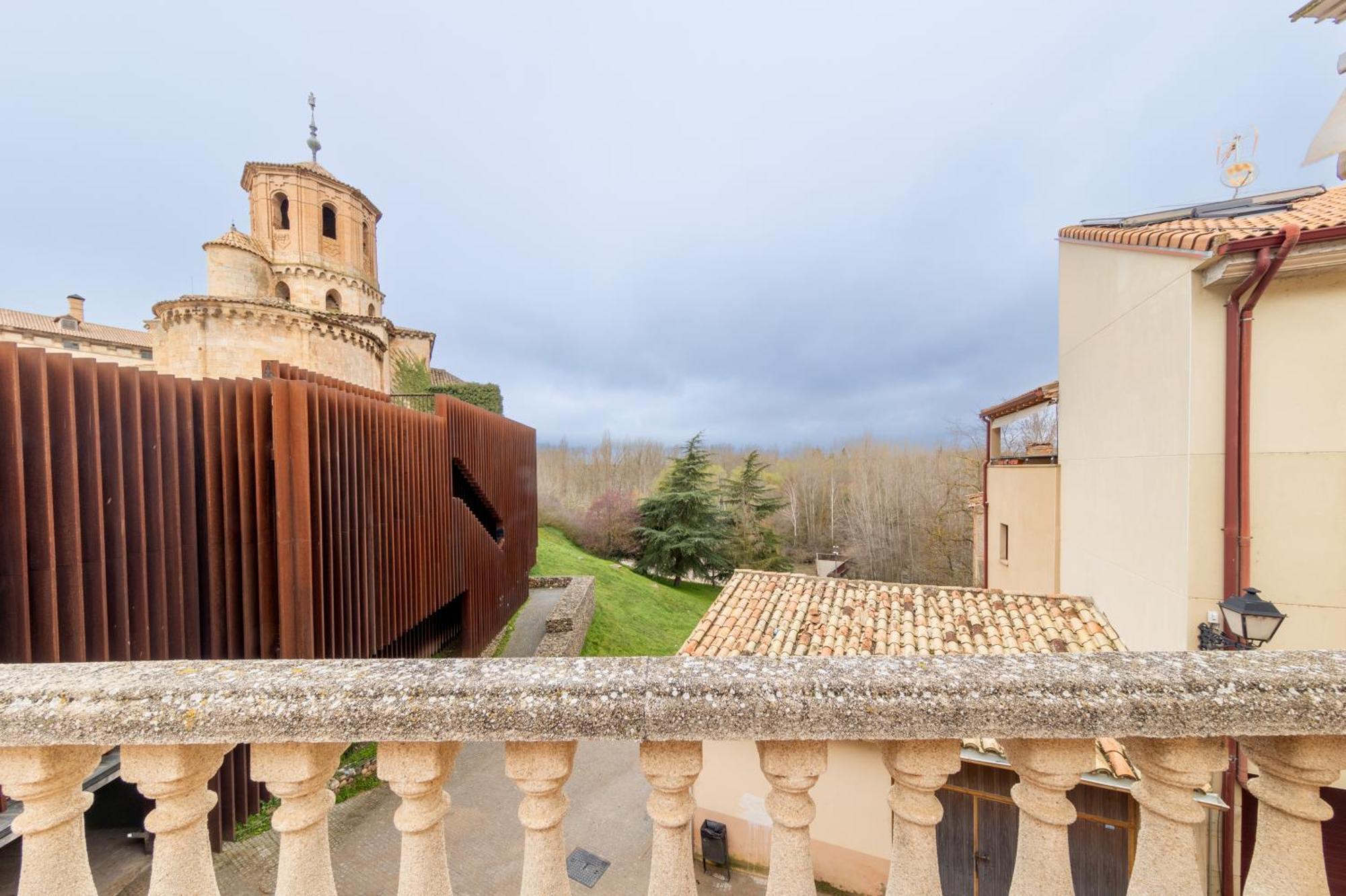Hostal Sin Recep24H Puerta De La Villa - Pet Friendly & Restaurante Almazan Bagian luar foto