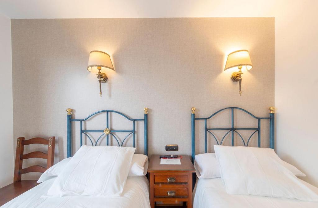 Hostal Sin Recep24H Puerta De La Villa - Pet Friendly & Restaurante Almazan Bagian luar foto